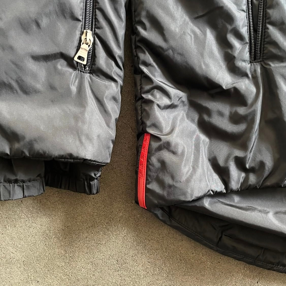 1999aw prada sgv162 zip docking jacket
50