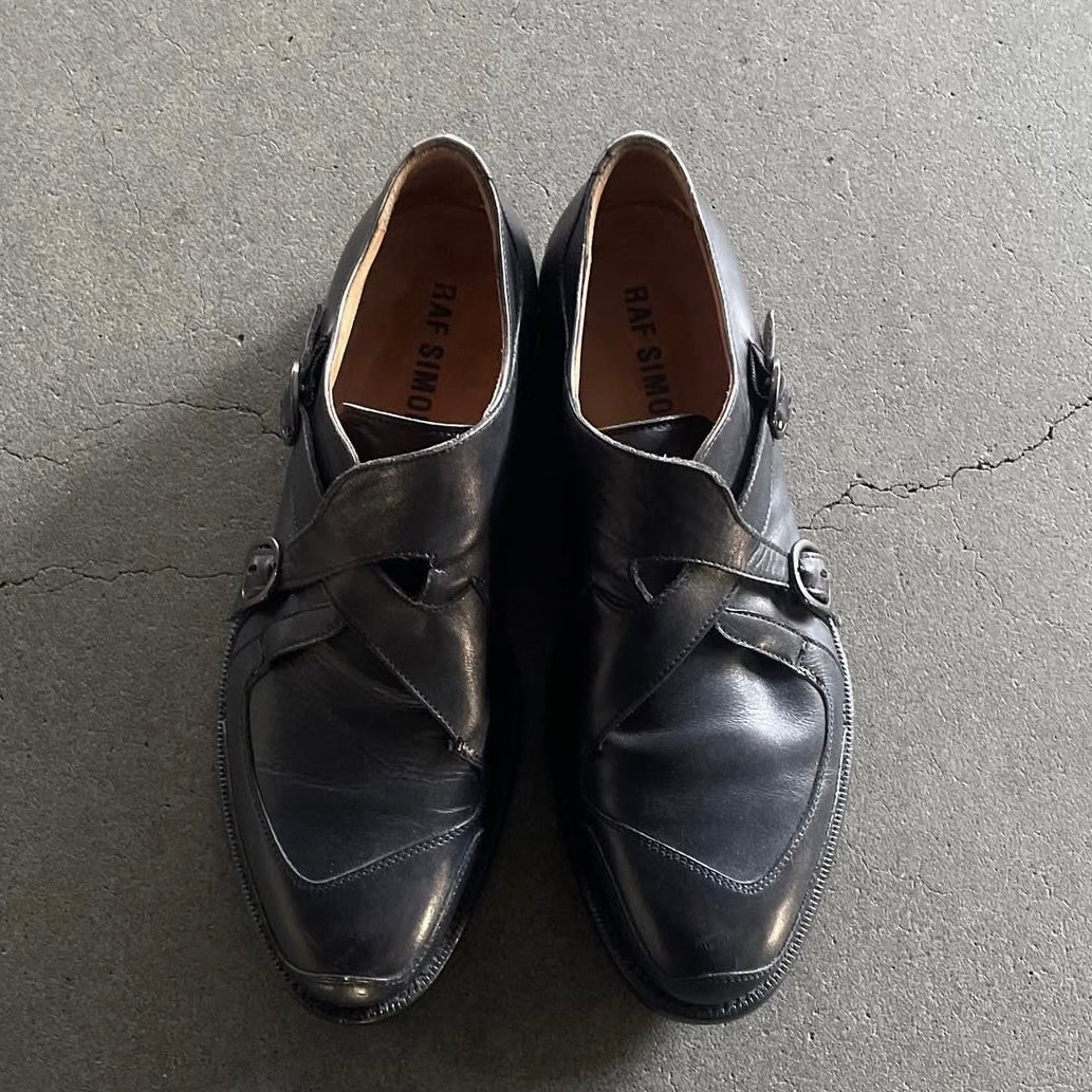 2010aw raf simons velcro leather shoes
vexed
40 1/2