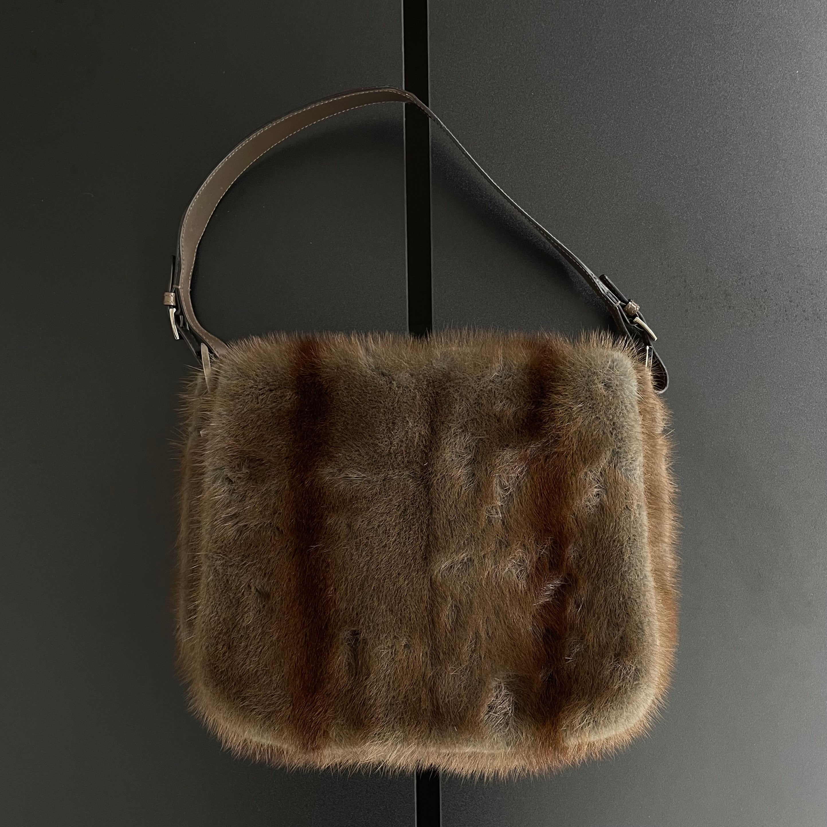 1996ss gucci fur handbag by Tom ford – vexed_store