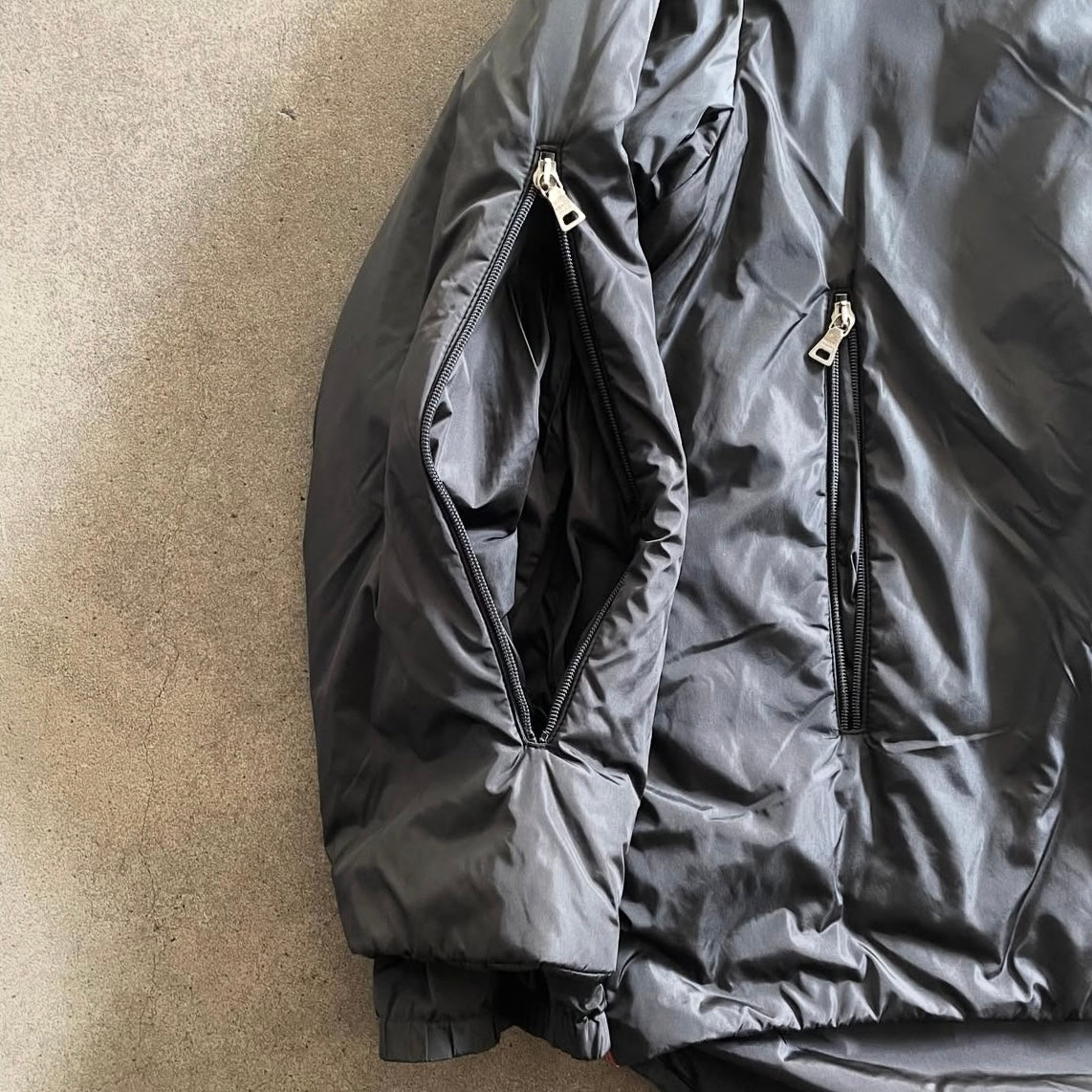 1999aw prada sgv162 zip docking jacket
50
