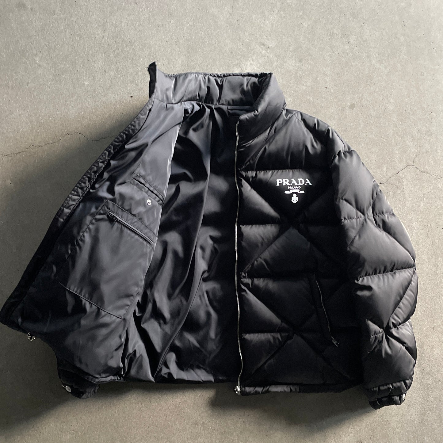 2022aw prada sgb803 re nyion down
jacket XL by raf simons