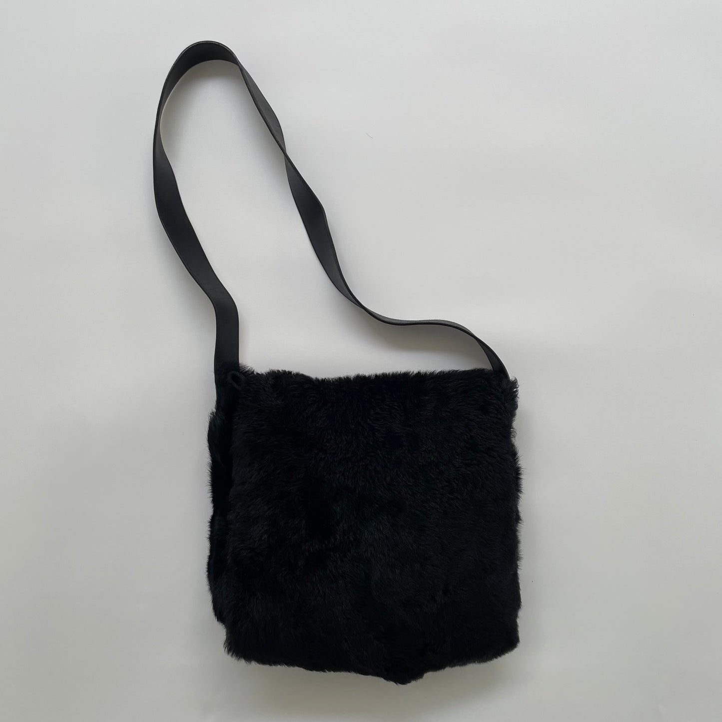 1996ss gucci black fur shoulder bag by tom ford