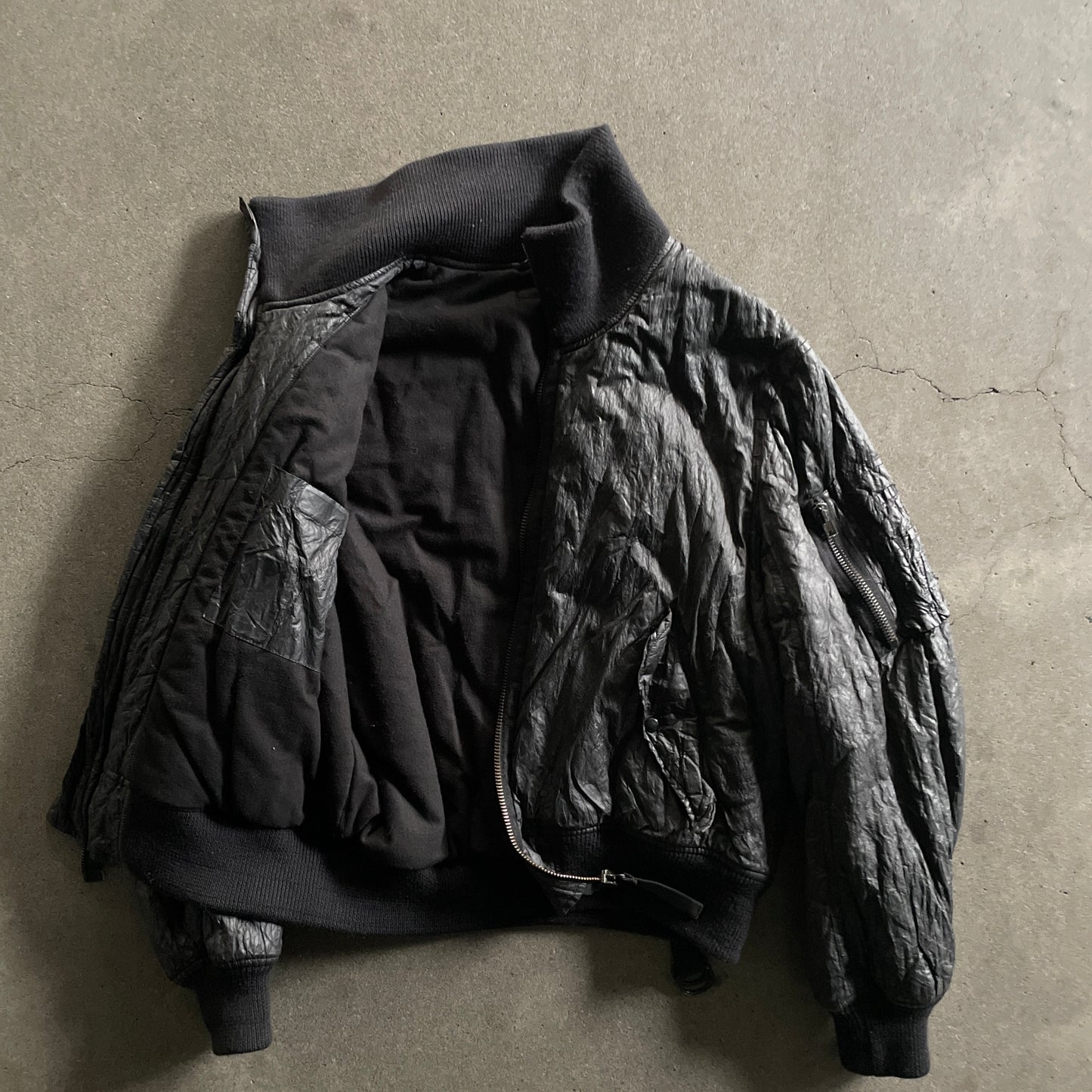 2003aw helmut lang rubberised metal
high neck bondage bomber jacket 48
