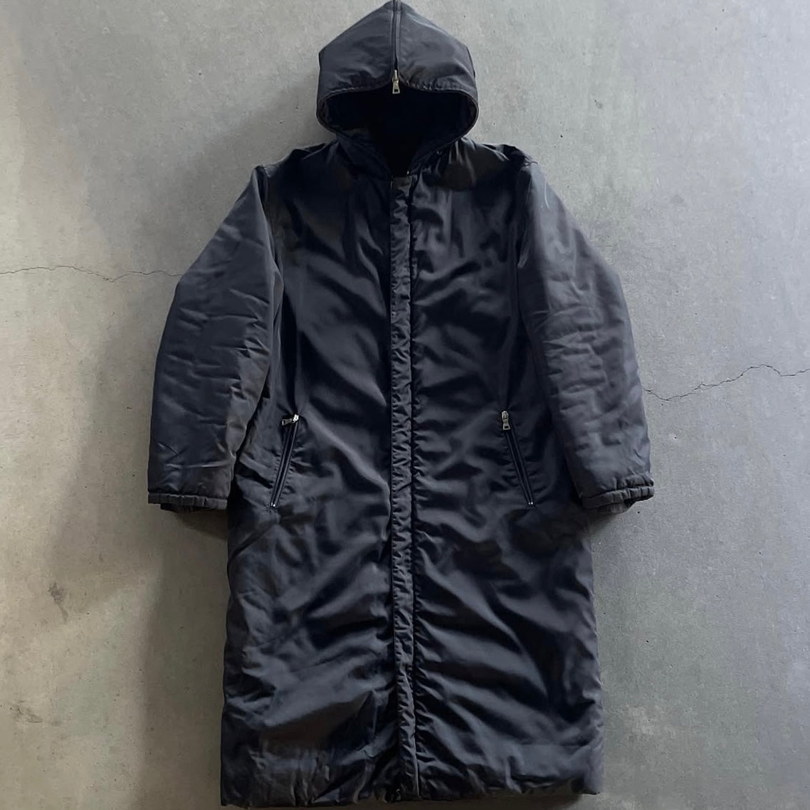 1999aw prada nylon bondage shark coat
S