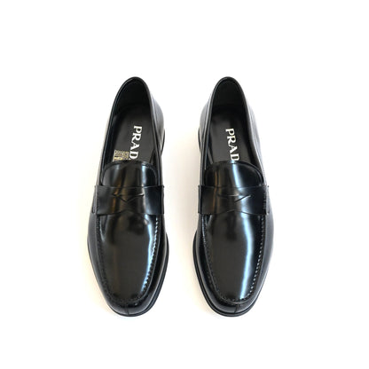 2000s prada low leather loafer 6 1/2
