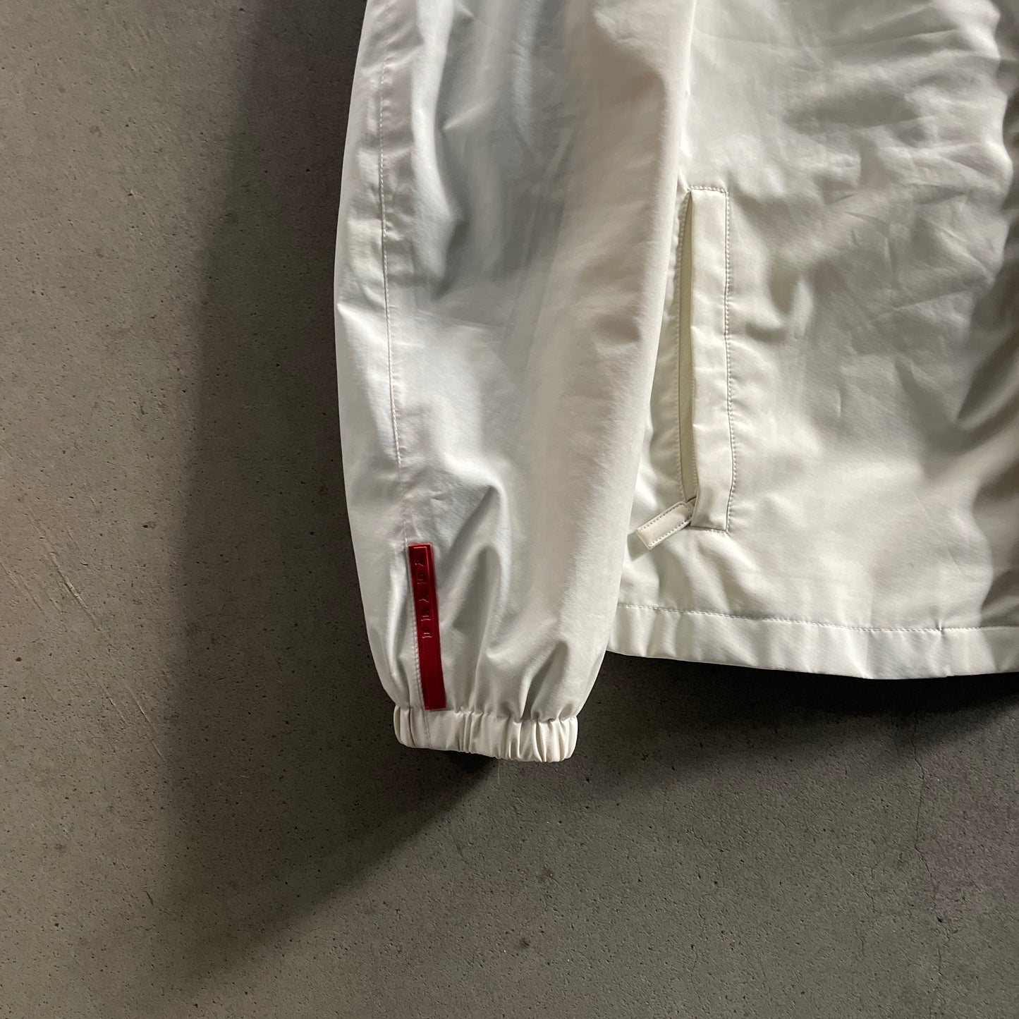 2000s prada sports sgv84a Gore-Tex blouson 48