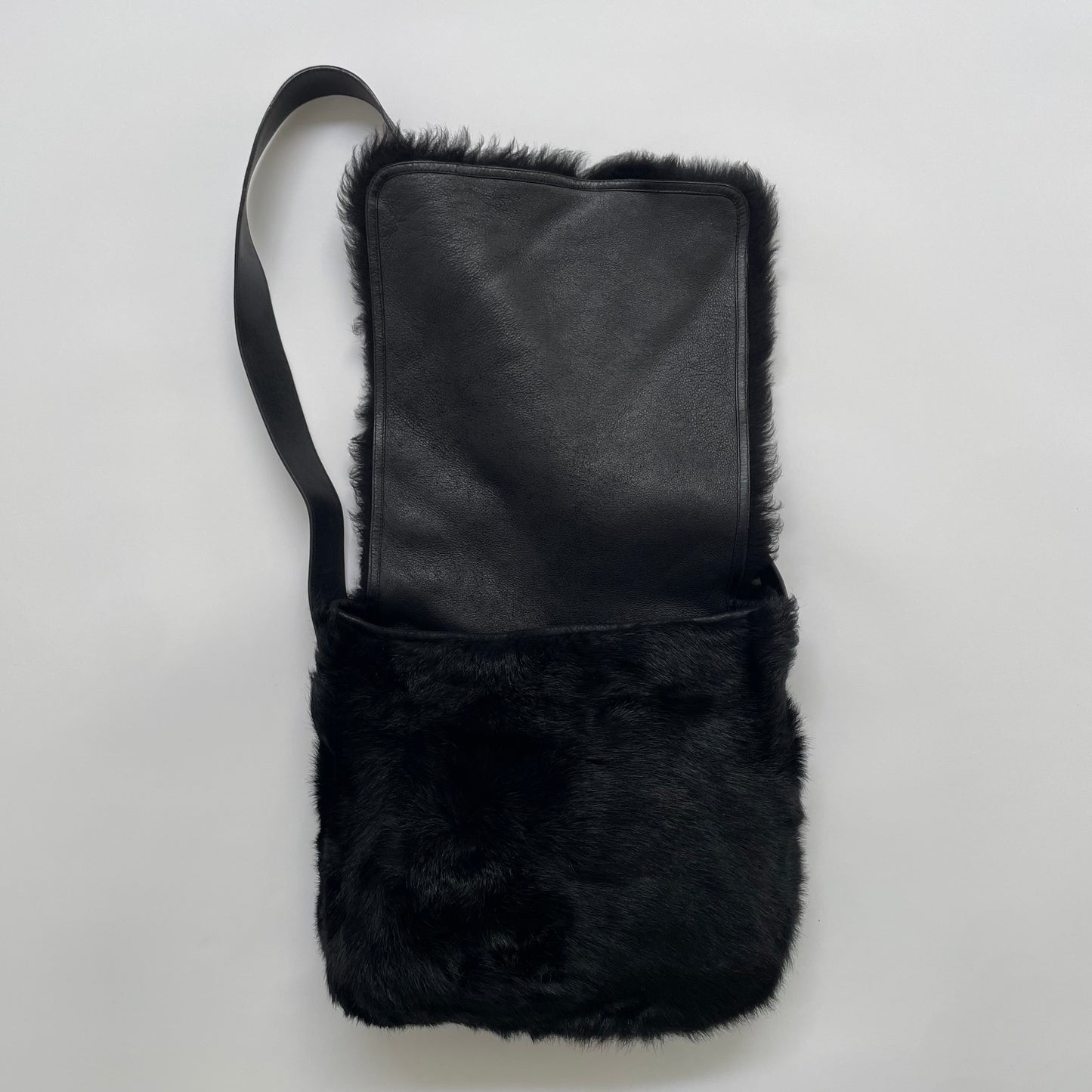 1996ss gucci black fur shoulder bag by tom ford