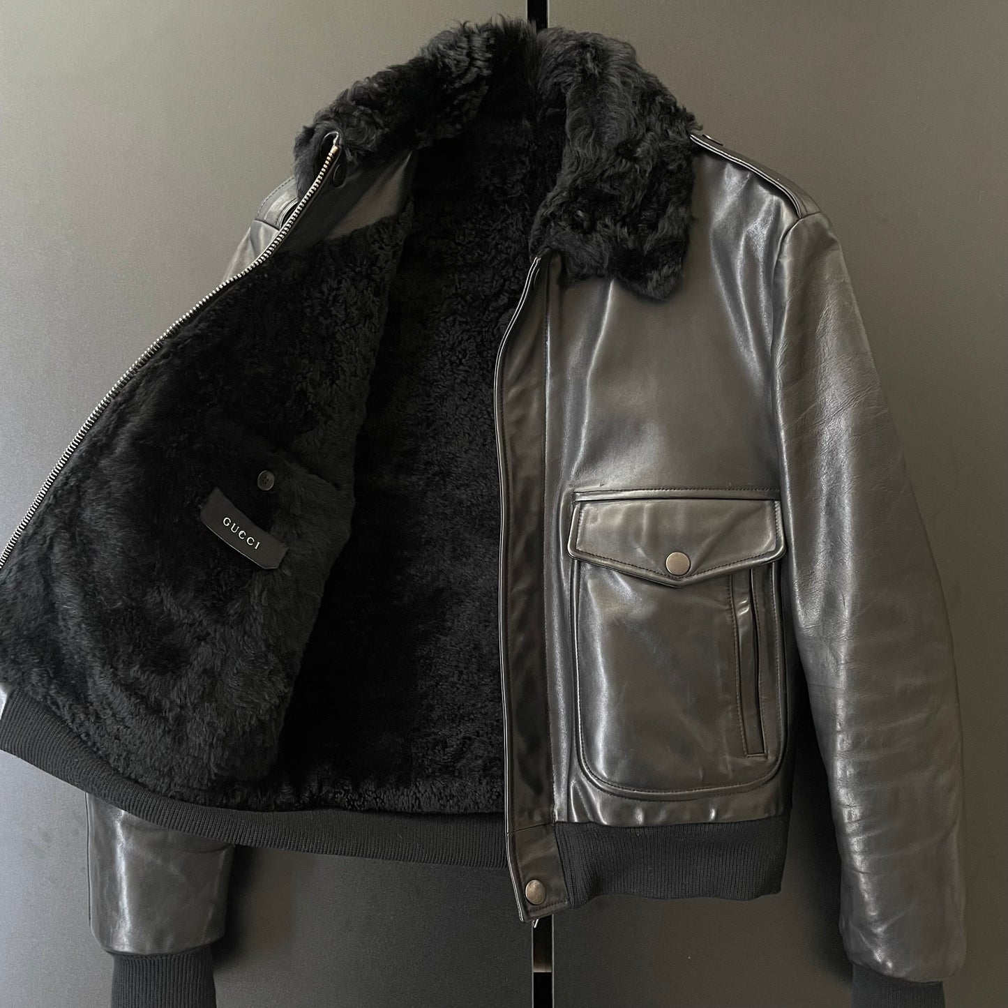 2000s gucci fur docking cow leather jacket 46 by Tom ford