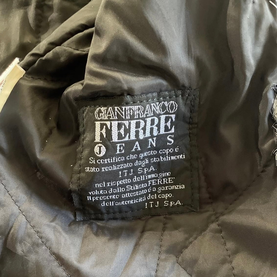 1990s gianfranco ferre fur docking
denim jacket M