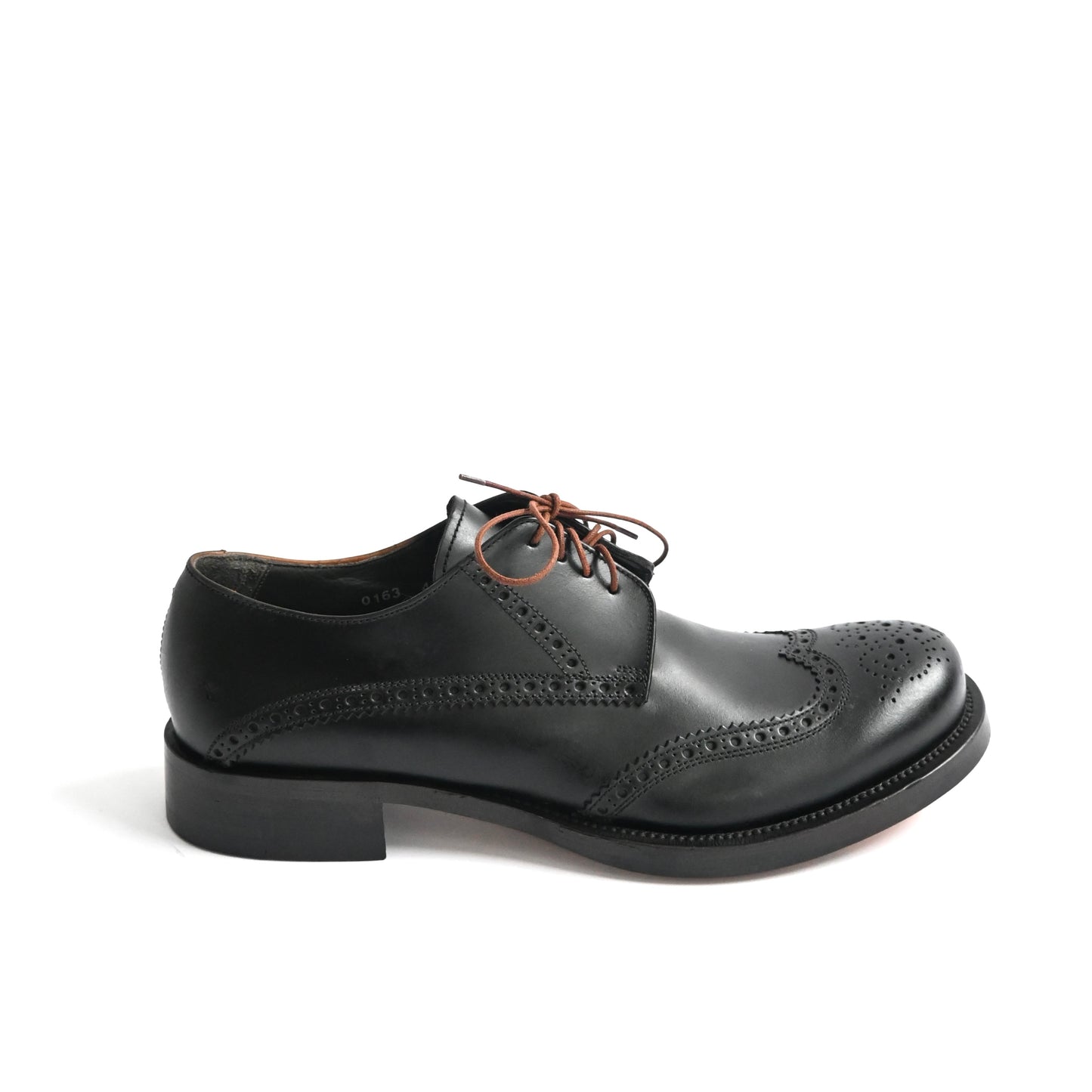 2000s miu miu wing tip leather shoes 9