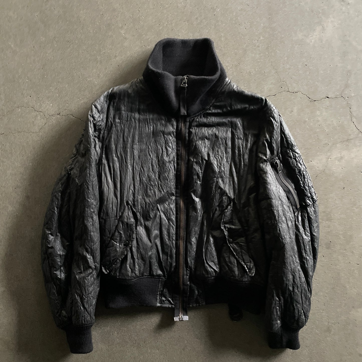 2003aw helmut lang rubberised metal
high neck bondage bomber jacket 48