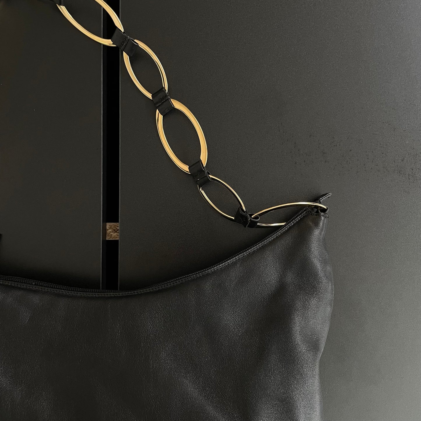 1996aw gucci gold chain shoulder bag by Tom ford