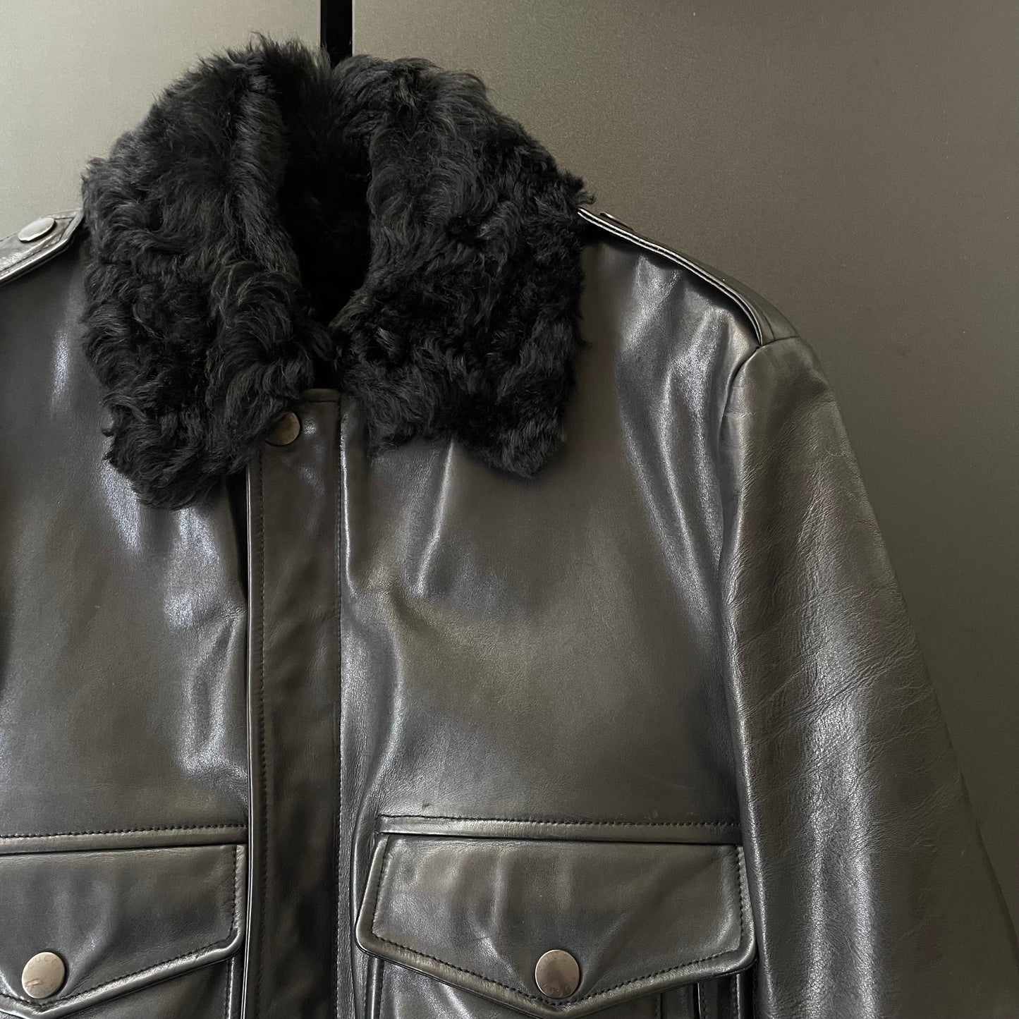 2000s gucci fur docking cow leather jacket 46 by Tom ford