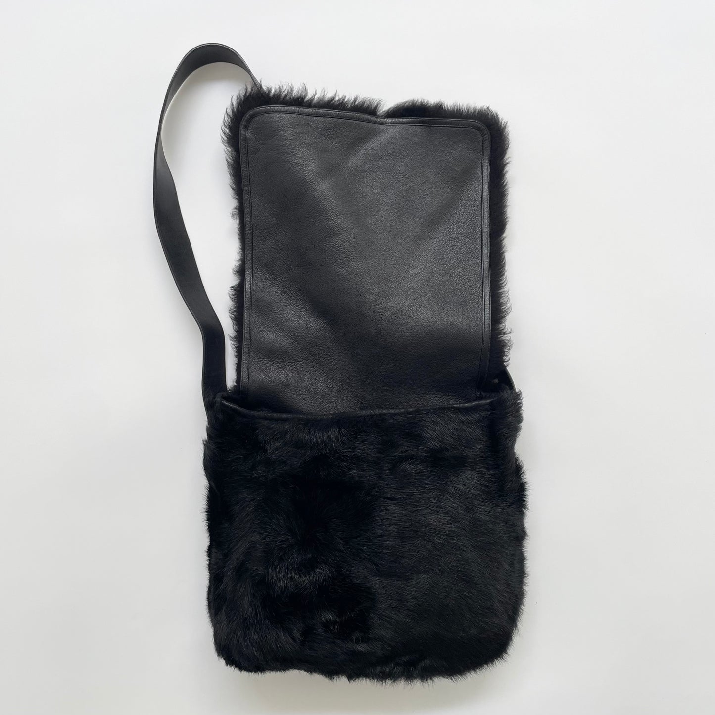 1996ss gucci black fur shoulder bag by tom ford