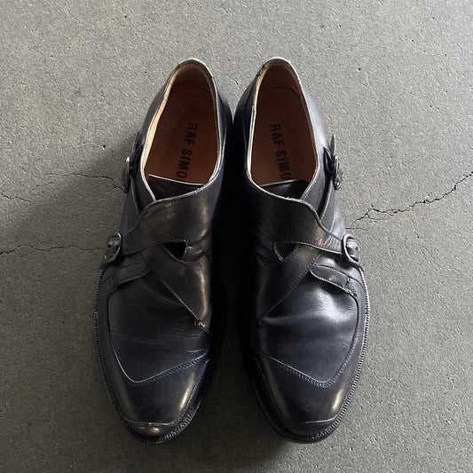 2010aw raf simons velcro leather shoes
vexed
40 1/2